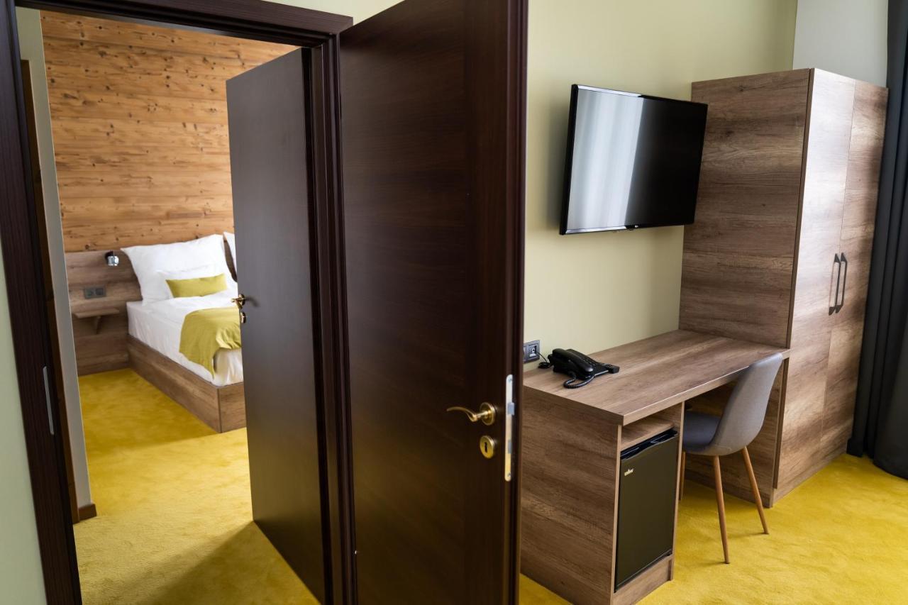 Hotel Kristaly Konferencia & Wellness Ajka Exteriör bild