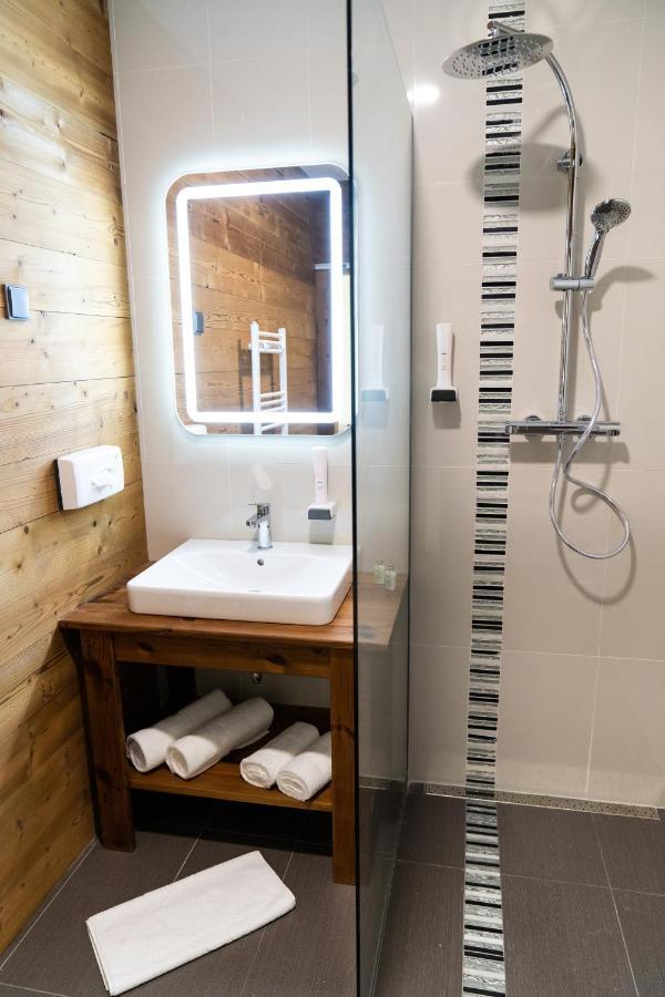 Hotel Kristaly Konferencia & Wellness Ajka Exteriör bild